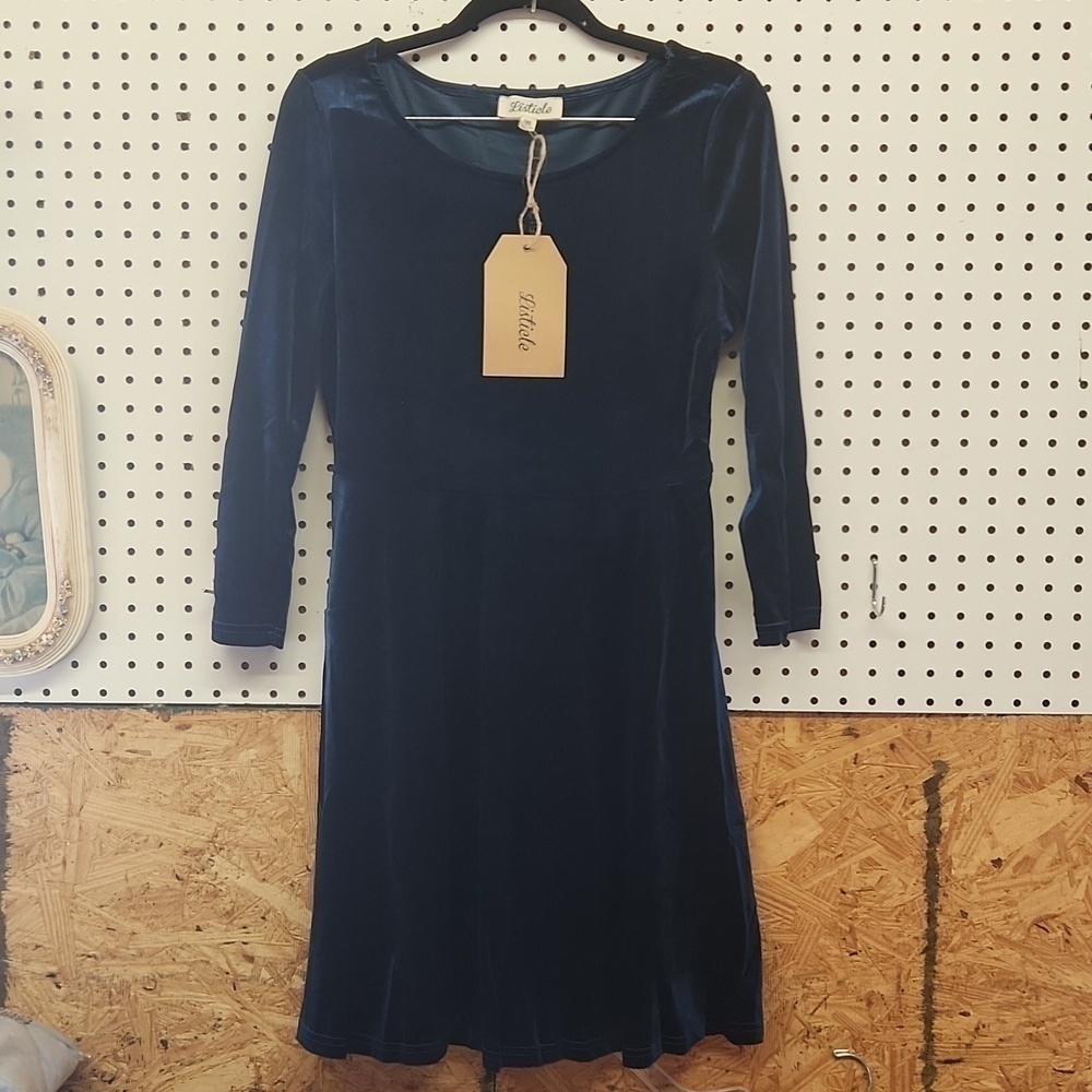 Listicle texture dress knee length event dress NWT